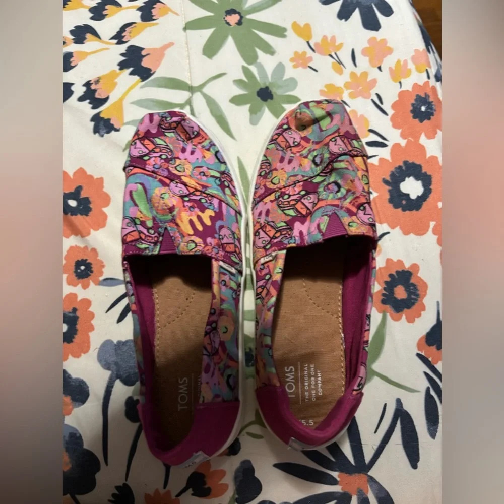 Toms VW Bus Print Slip Ons 5.5